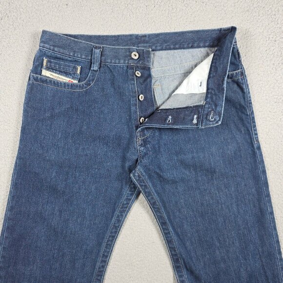 Diesel Jeans Mens Size 34x33 Indigo Medium Wash Button Fly Made Italy Relaxed